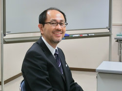 資金繰り表や事業計画を確認させていただきます。 資金繰り表や事業計画を確認させていただきます。
