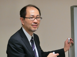 ヒーズ株式会社の岩井徹朗です ヒーズ株式会社の岩井徹朗です